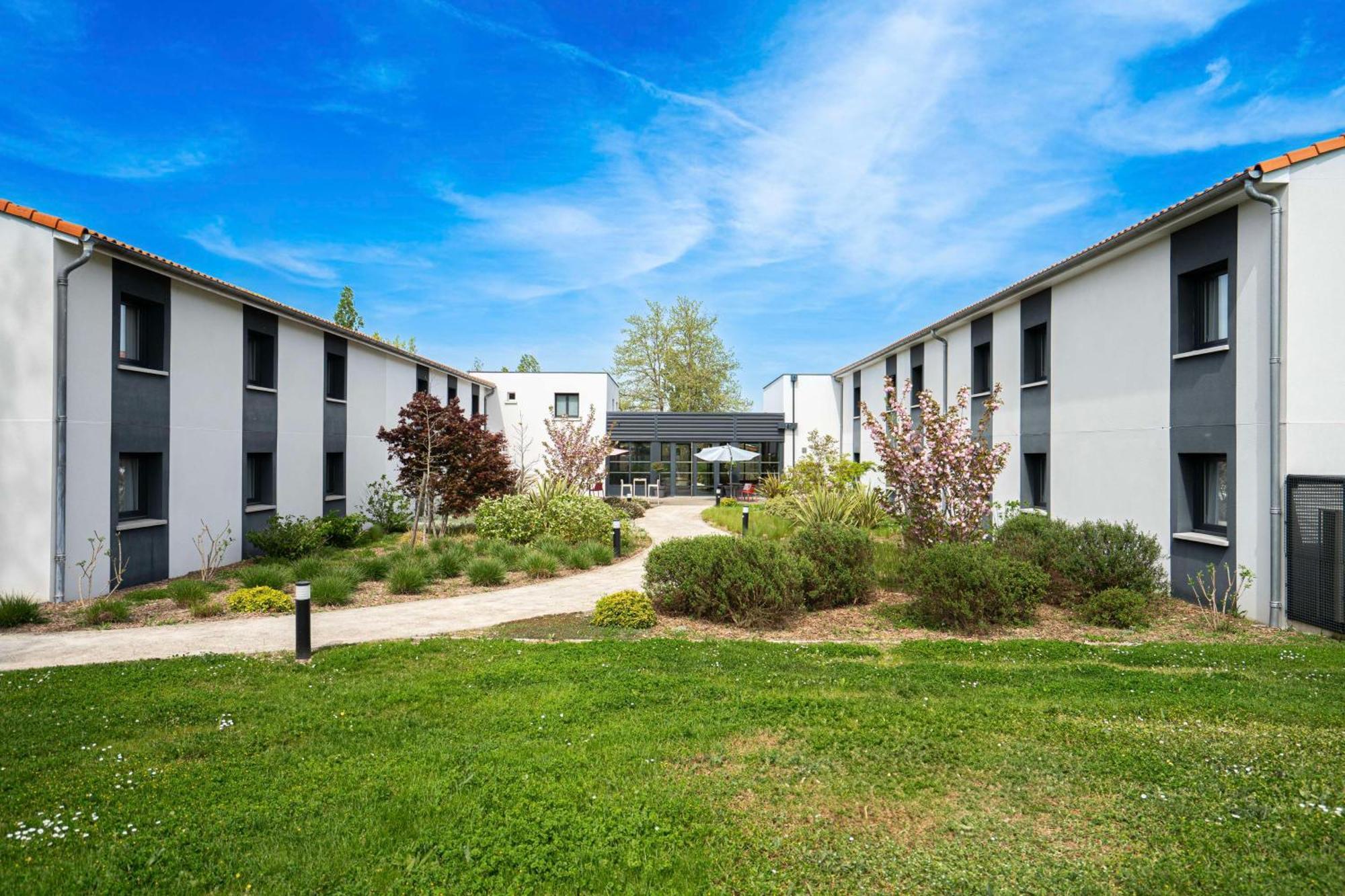 Sure Hotel By Best Western Les Portes De Montauban Buitenkant foto